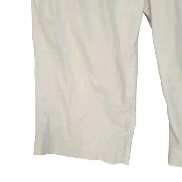 Levi's Women's 515 Capri White Cotton/Spandex Denim Capri Pants - Picture 5 of 13